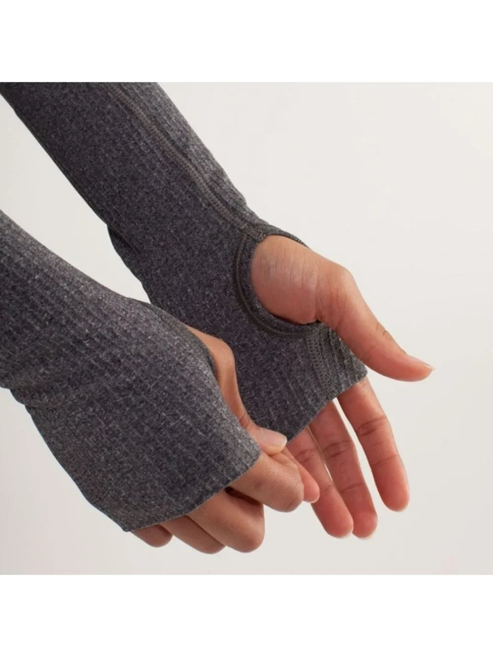 Lululemon Run: Swiftly Tech 1/2 Zip heathered Black (Grey)